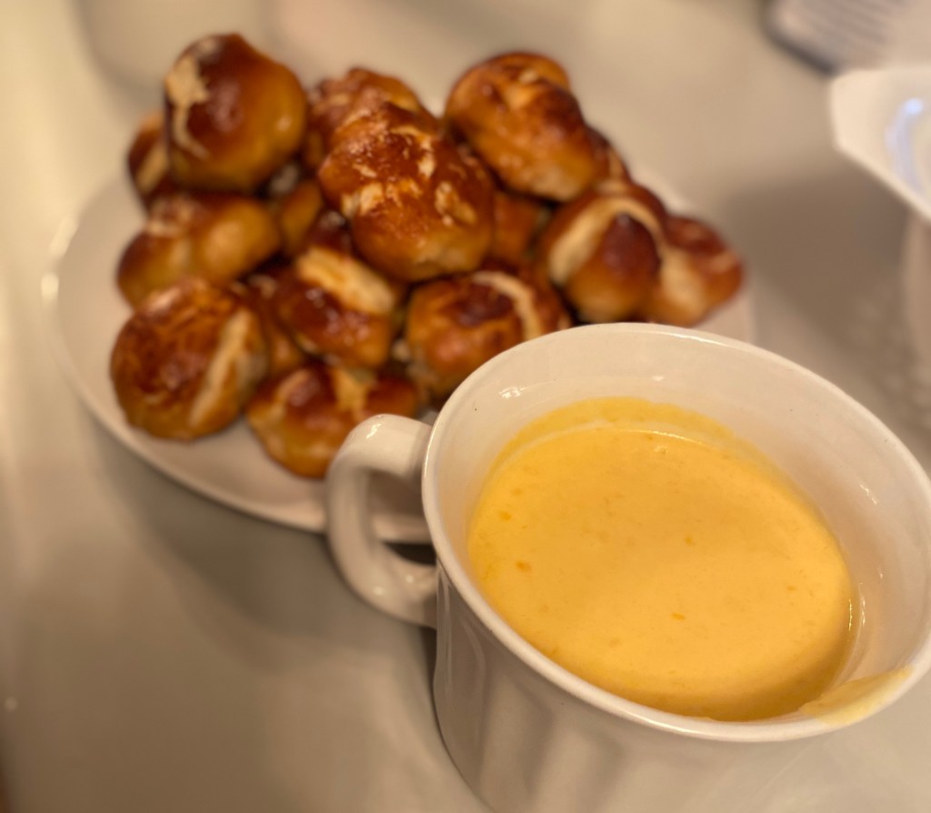 Soft Pretzel Bites & Beer Cheese&nbsp;Dip